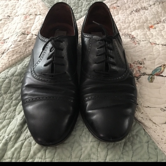 Steeple Gate Black Oxfords - Picture 2 of 5